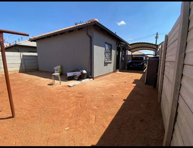 2 BEDROOM HOUSE FOR SALE IN PROTEA GLEN
